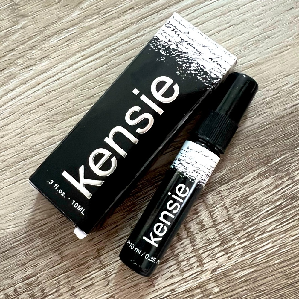 NWT Kensie signature scent